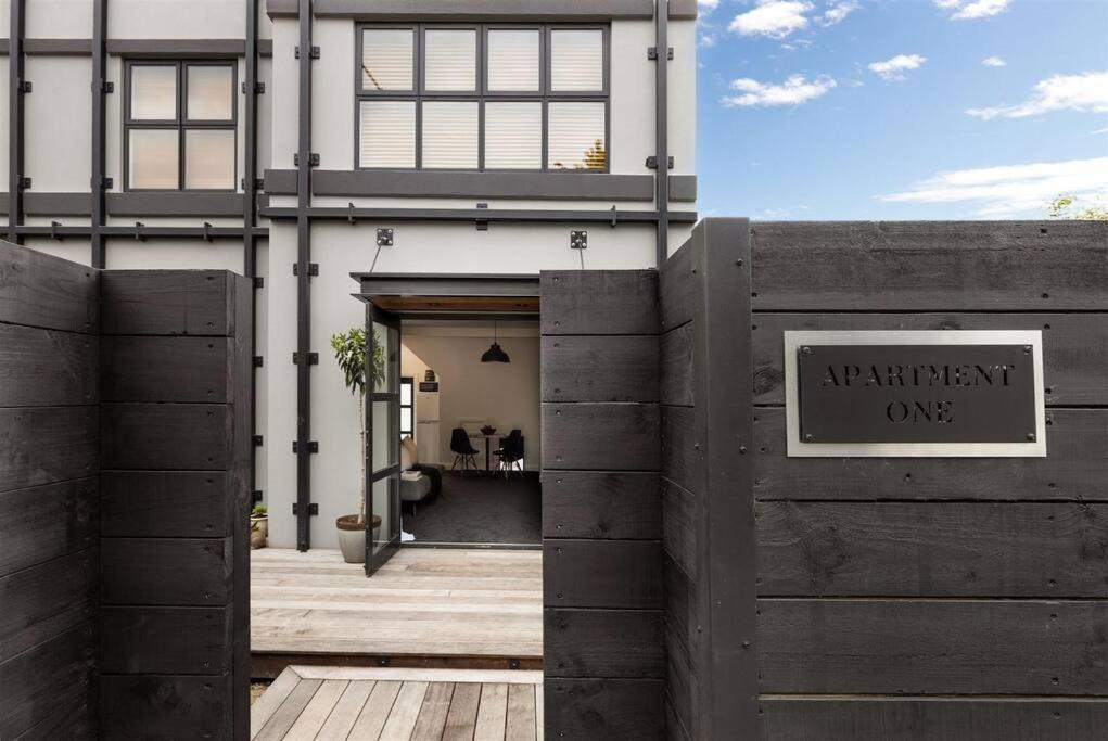 Apartment 1 - Haddin Court - Executive One Bedroom Blenheim Esterno foto